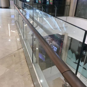 商場(chǎng)過道防護(hù)護(hù)欄