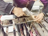 不銹鋼護欄的卡壓連接步驟
